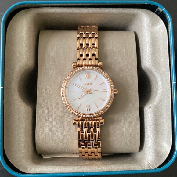 Rose gold Fossil watch